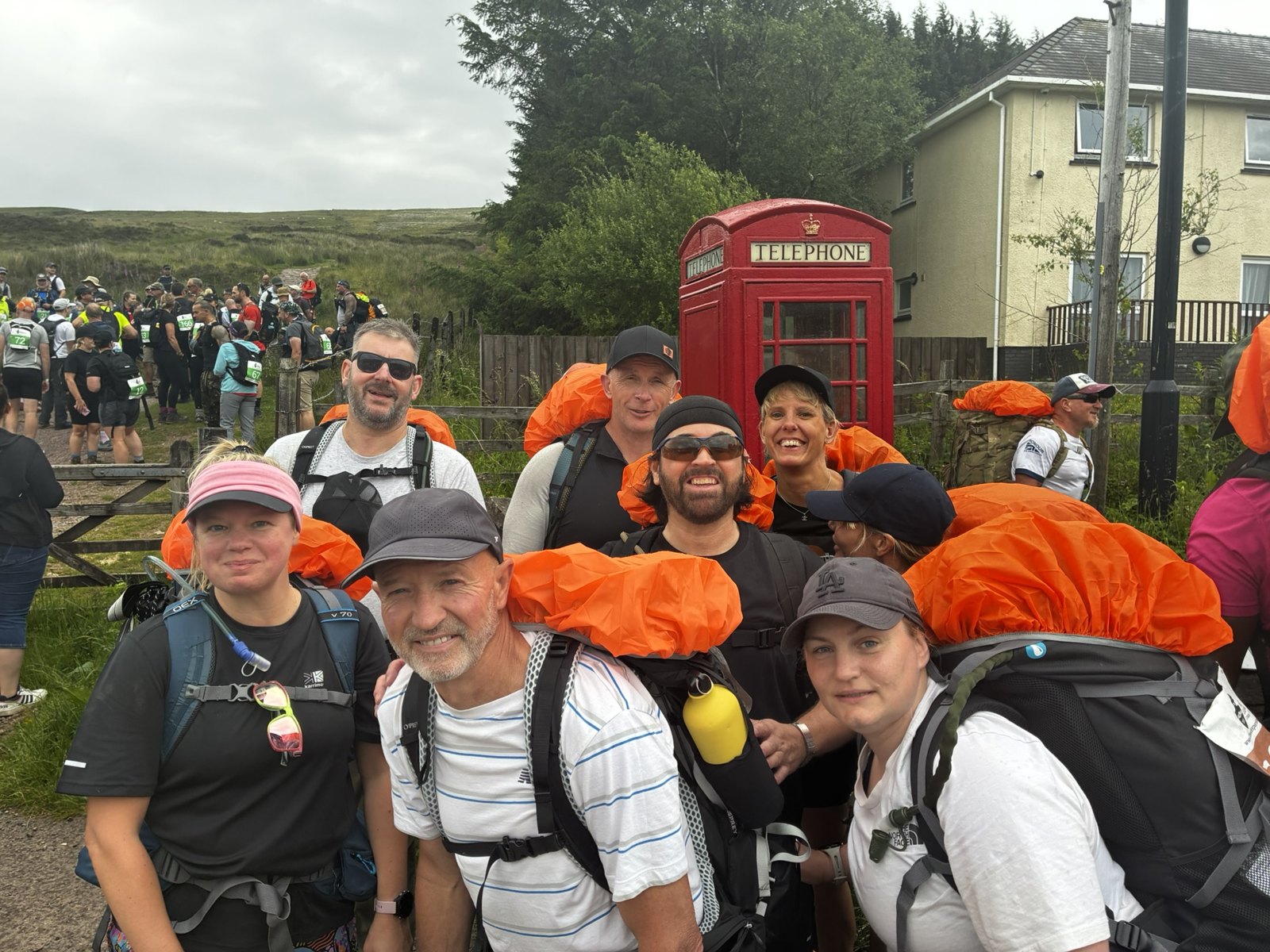 Rucking Fitness members together on an outdoor challenge