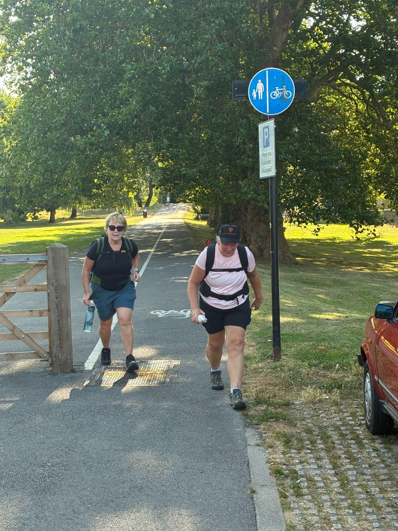 Rucking Fitness friends by the seafront